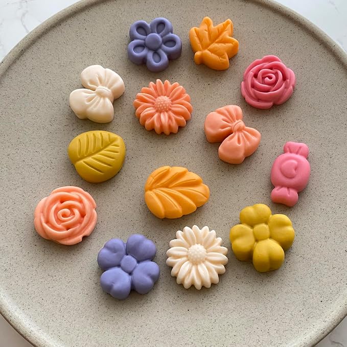 Flower & Bow 18 Cavity Silicone Chocolate Molds | Havelockshop